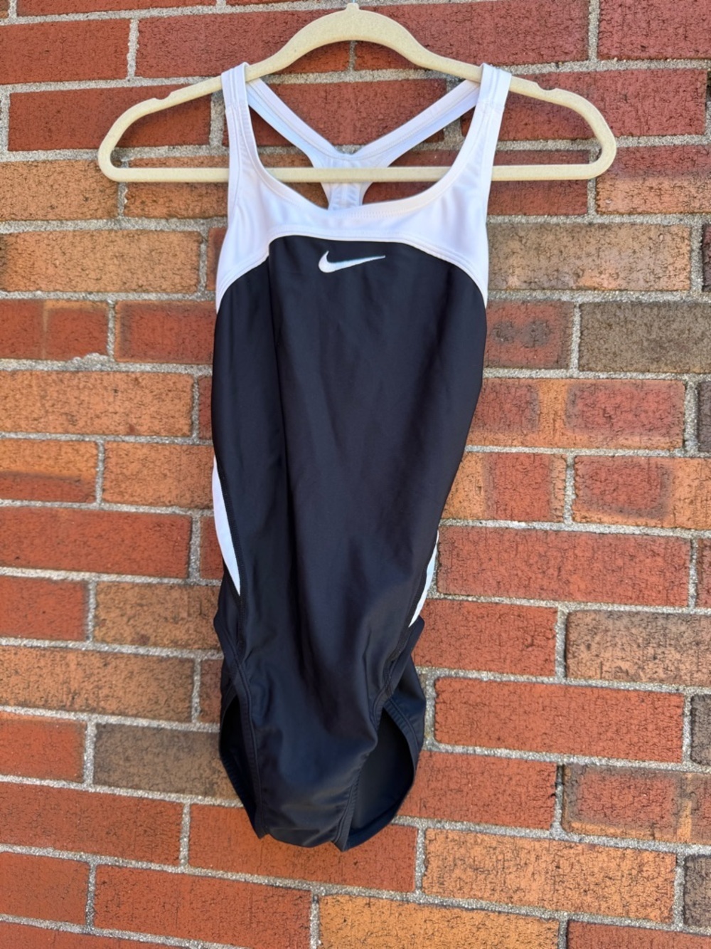 Nike One Piece Swimsuit Size 32 Womens 6 Black White Racerback Athletic Swim